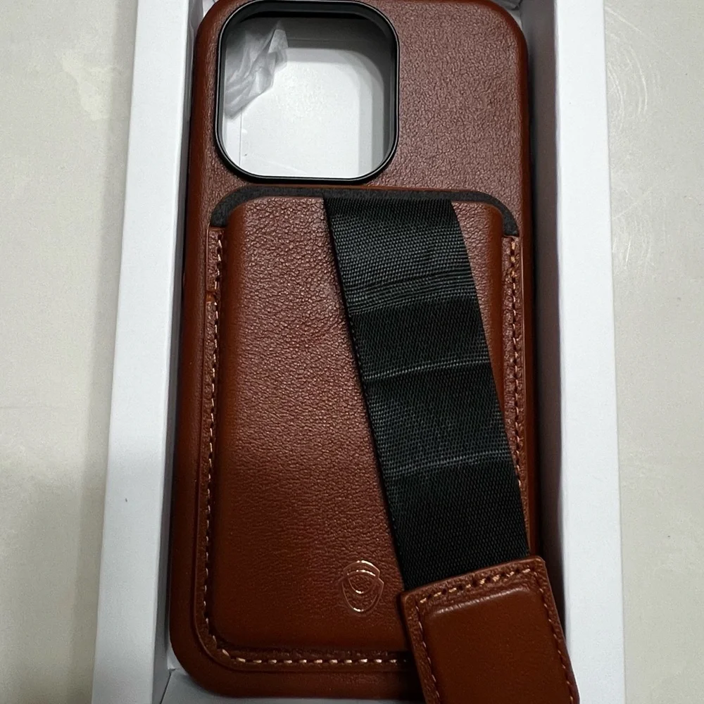 ELANT LEATHER CASE WITH DETACHABLE CARD WALLET for iPhone 14 Pro